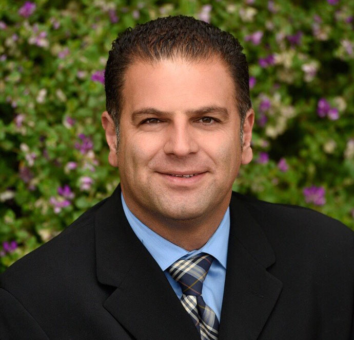 Dr. Afshin Kaivan-Mehr, DC, auto accident chiropractor Ontario, CA
