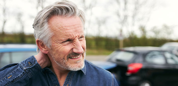 patient receiving auto accident chiropractic in Ontario for auto accident injury