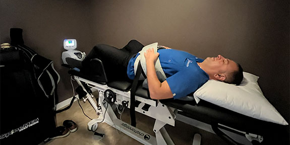 patient getting spinal decompression in Ontario for auto accident injury